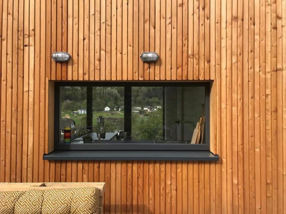 Eifelhausaufzeit-Vulkaneifel-Architekten-Chalet Mit Sauna Im Vulkankrater Immerath Exteriör bild