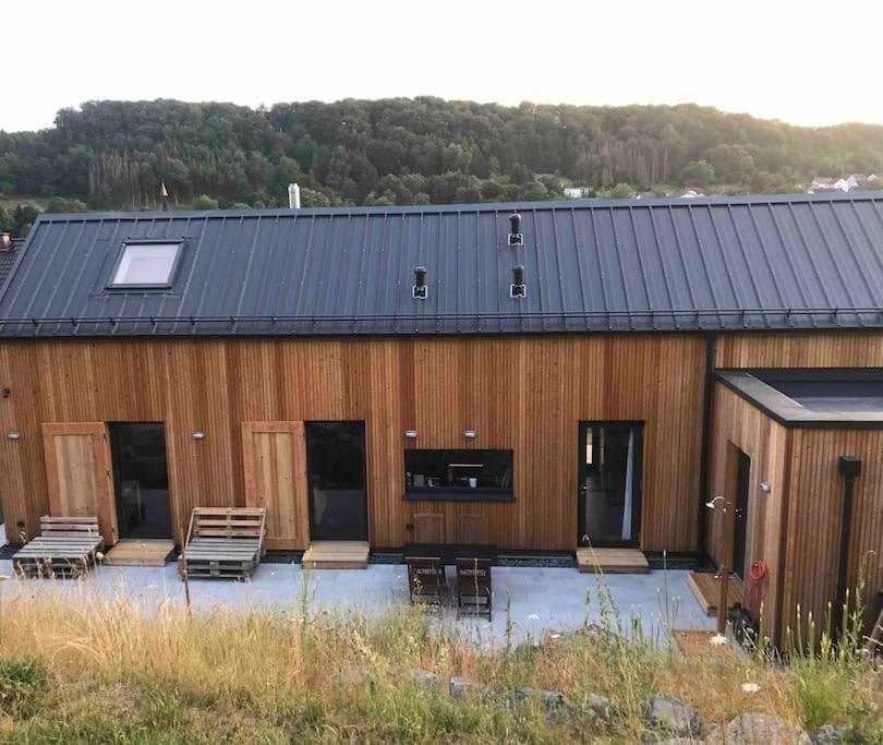 Eifelhausaufzeit-Vulkaneifel-Architekten-Chalet Mit Sauna Im Vulkankrater Immerath Exteriör bild