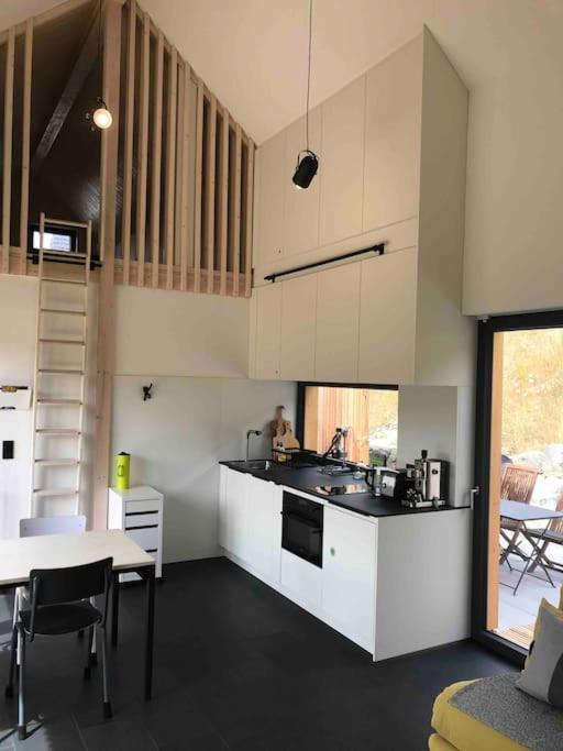 Eifelhausaufzeit-Vulkaneifel-Architekten-Chalet Mit Sauna Im Vulkankrater Immerath Exteriör bild