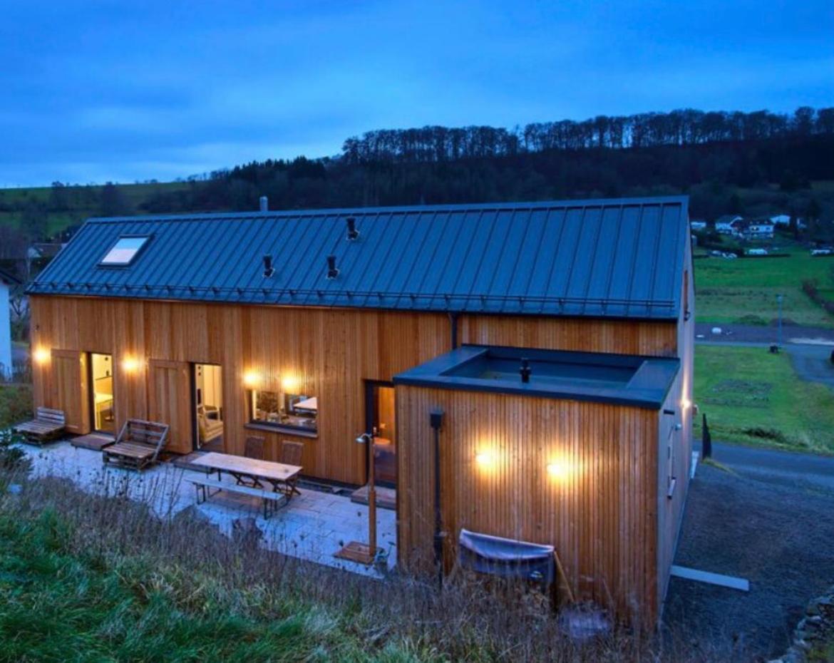Eifelhausaufzeit-Vulkaneifel-Architekten-Chalet Mit Sauna Im Vulkankrater Immerath Exteriör bild