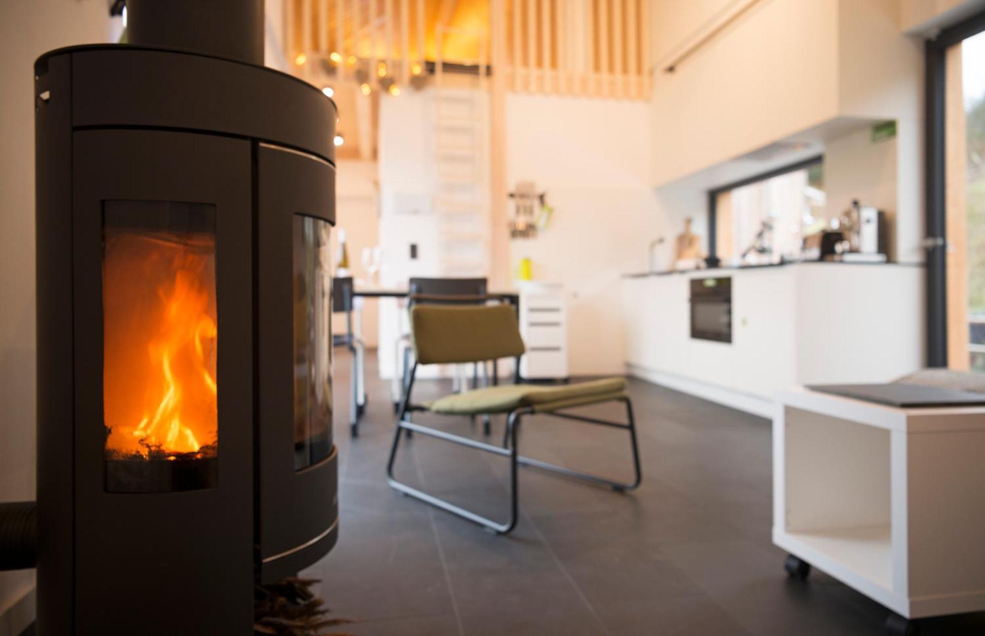 Eifelhausaufzeit-Vulkaneifel-Architekten-Chalet Mit Sauna Im Vulkankrater Immerath Exteriör bild