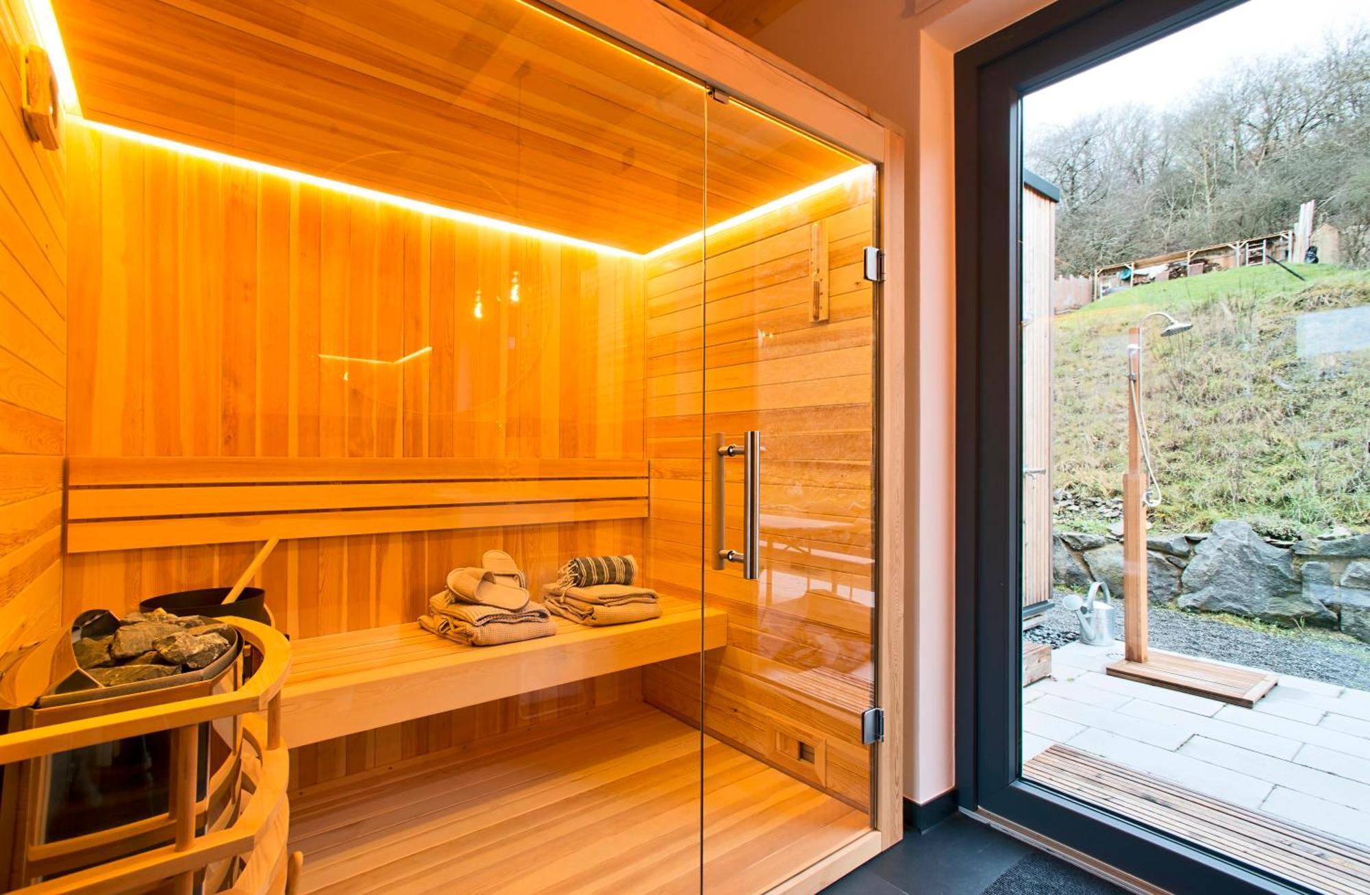 Eifelhausaufzeit-Vulkaneifel-Architekten-Chalet Mit Sauna Im Vulkankrater Immerath Exteriör bild